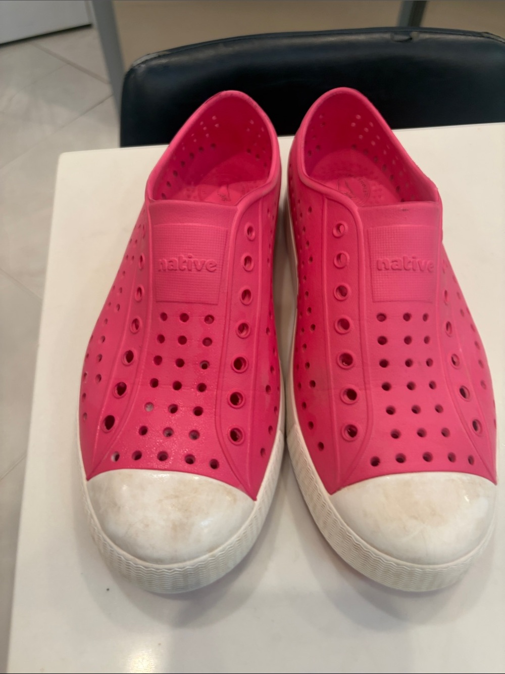 Native Kids Slip-On Water Shoes in Bright Pink